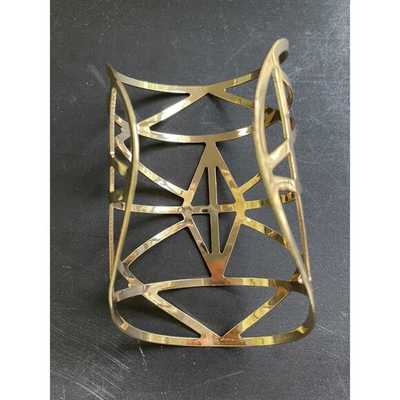 Vintage Beautiful 4” Goldtone Statement Cuff Bracelet - Picture 2 of 2